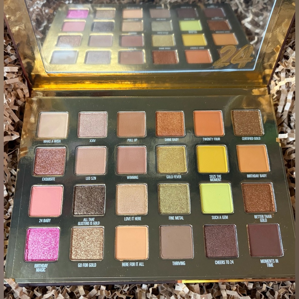 KYLIE COSMETICS
24K Birthday Collection Pressed Powder Palette - Picture 4 of 16